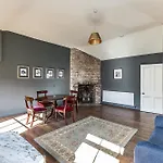 Connaught Apartment, 7 Henrietta Street, Centre *