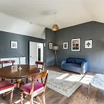 Connaught Apartment, 7 Henrietta Street, Centre * ダブリン