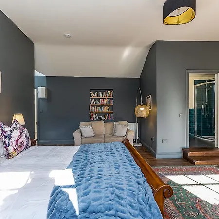 Connaught Apartment, 7 Henrietta Street, Centre * Dublín