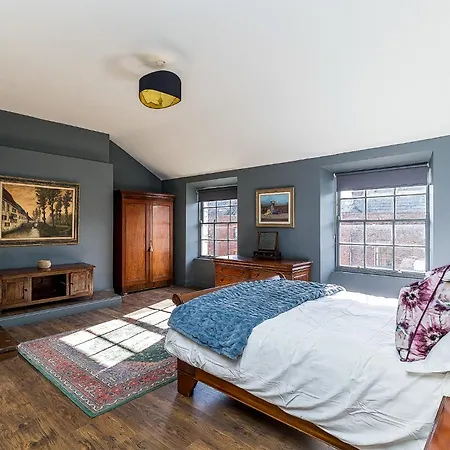 Connaught Apartment, 7 Henrietta Street, Centre Dublin