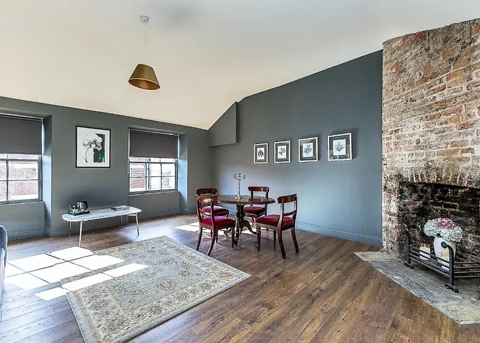 Connaught Apartment, 7 Henrietta Street, Centre Apartmán Dublin